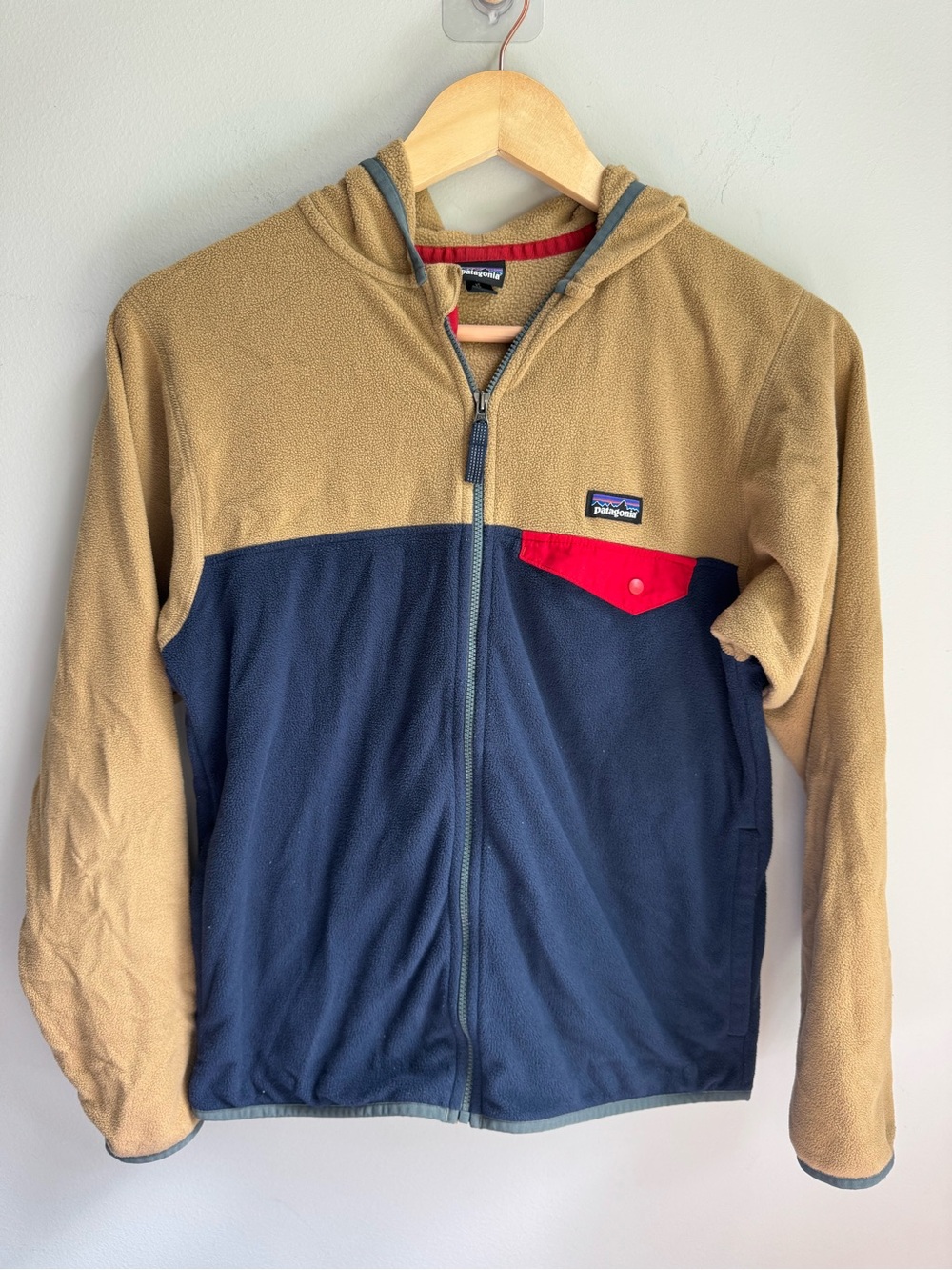 Patagonia Kids Hooded Fleece Full Zip Jacket in Tan, Navy & Red Two Tone
